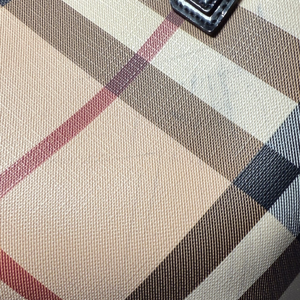 Burberry Beige and Black Checkered Tote - Picture 4 of 11